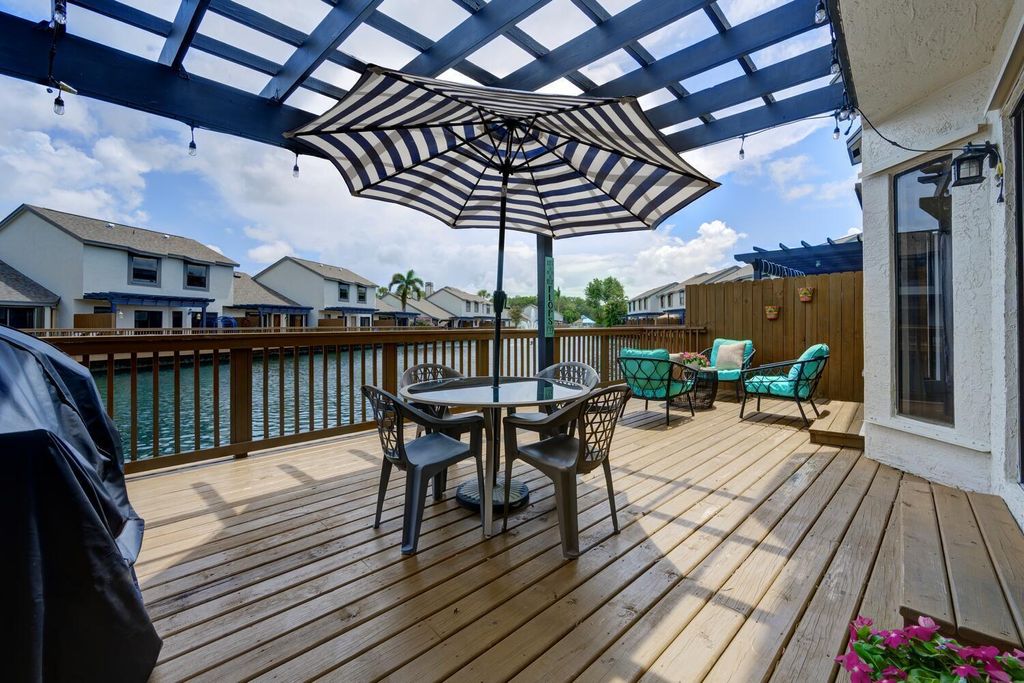 Photo of 1006 Landings Boulevard, Greenacres, FL 33413 (MLS # R11110885)