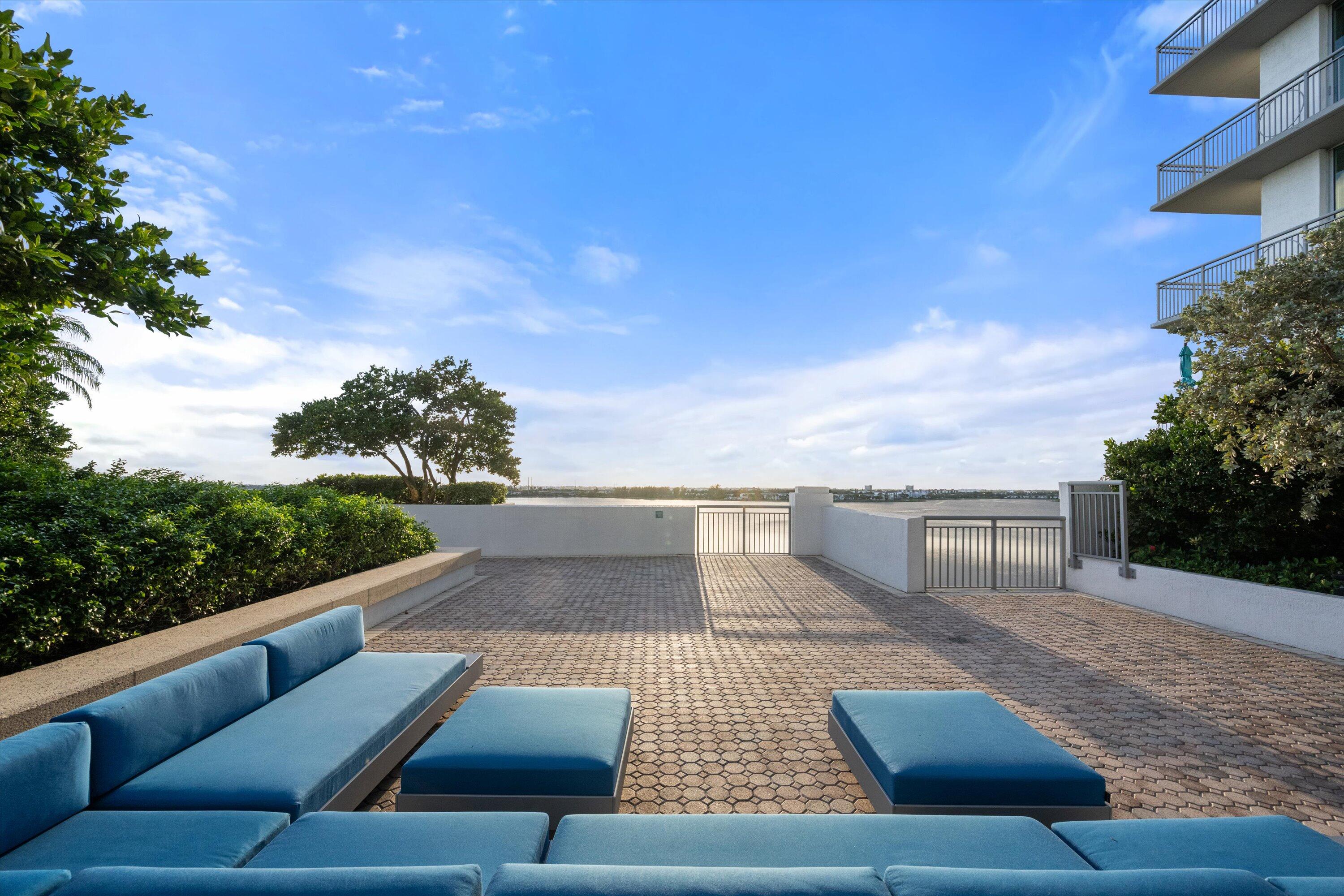 EDGE CONDO - Residential