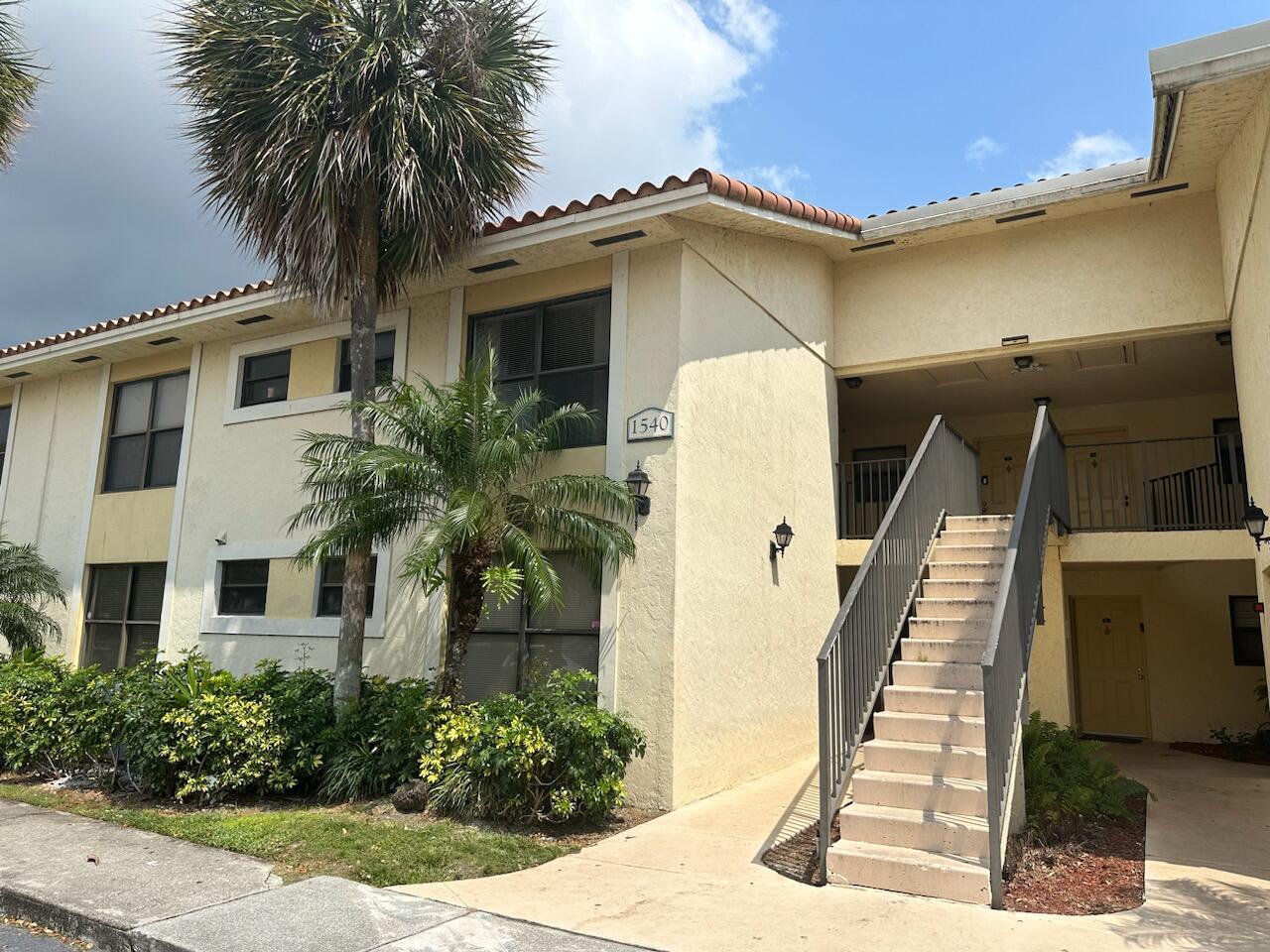 Professionally managed with first class service, every tenant has online access to their account and maintenance requests. Laundry is inside the unit.
