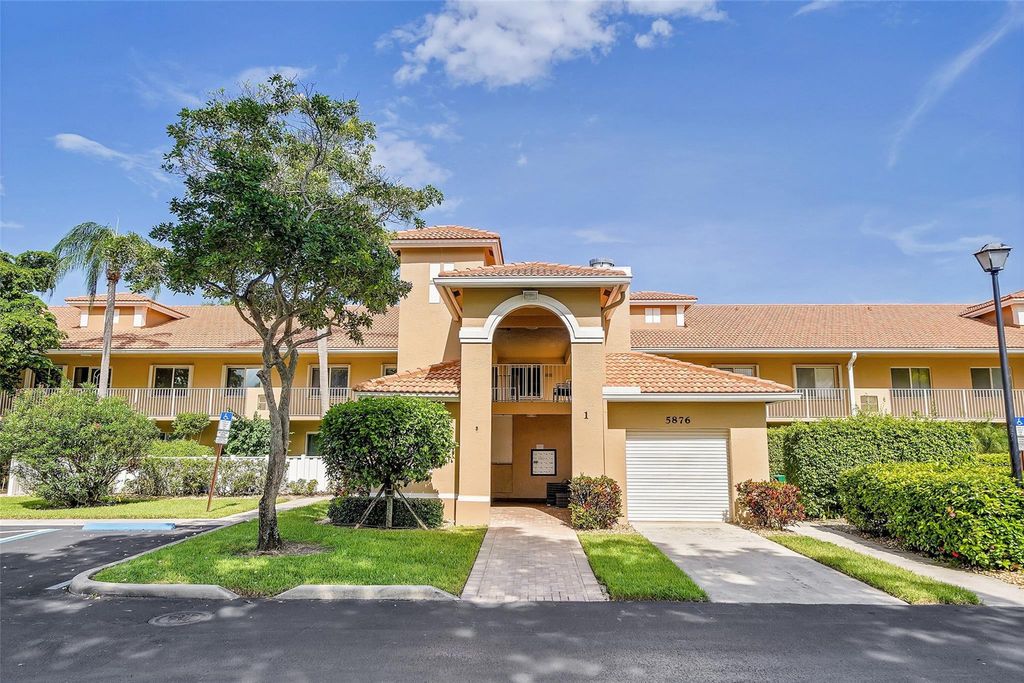 Photo of 5876 Regal Glen Drive #201, Boynton Beach, FL 33437 (MLS # F10462313)