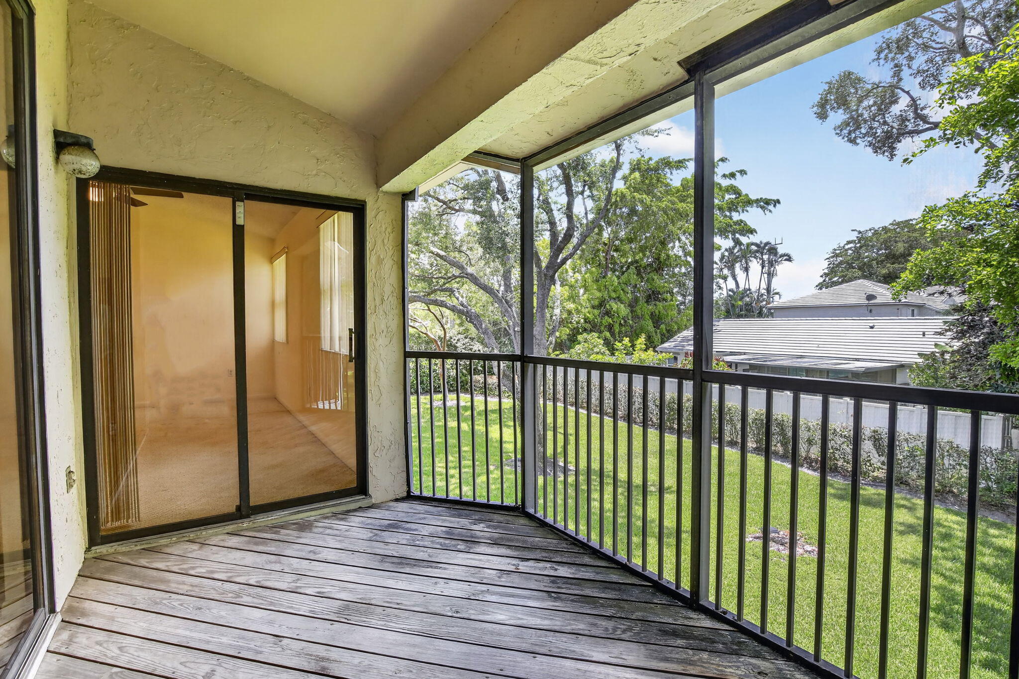 CHATHAM TOWNE AT JACARANDA CONDO - Residential