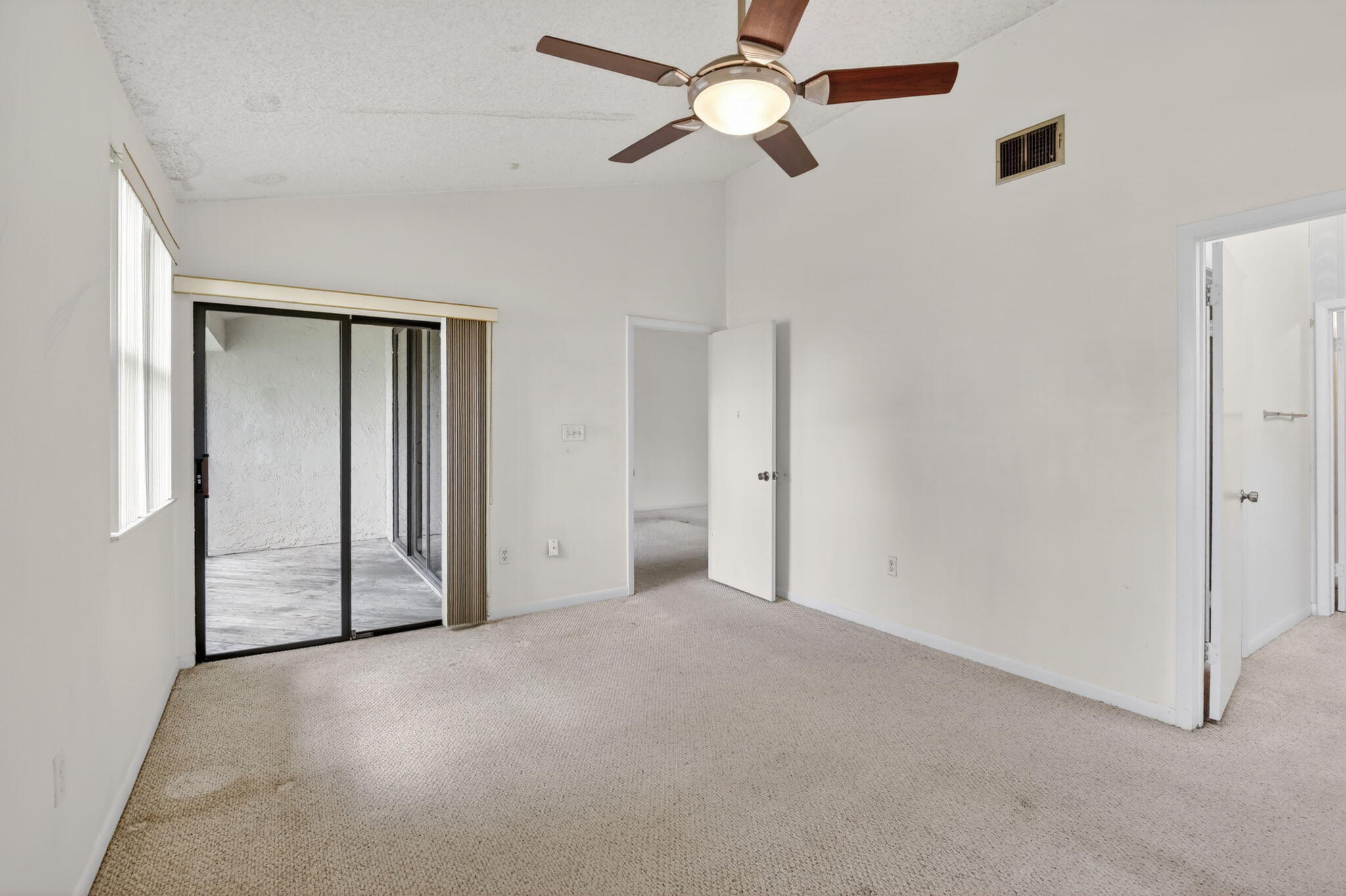 CHATHAM TOWNE AT JACARANDA CONDO - Residential