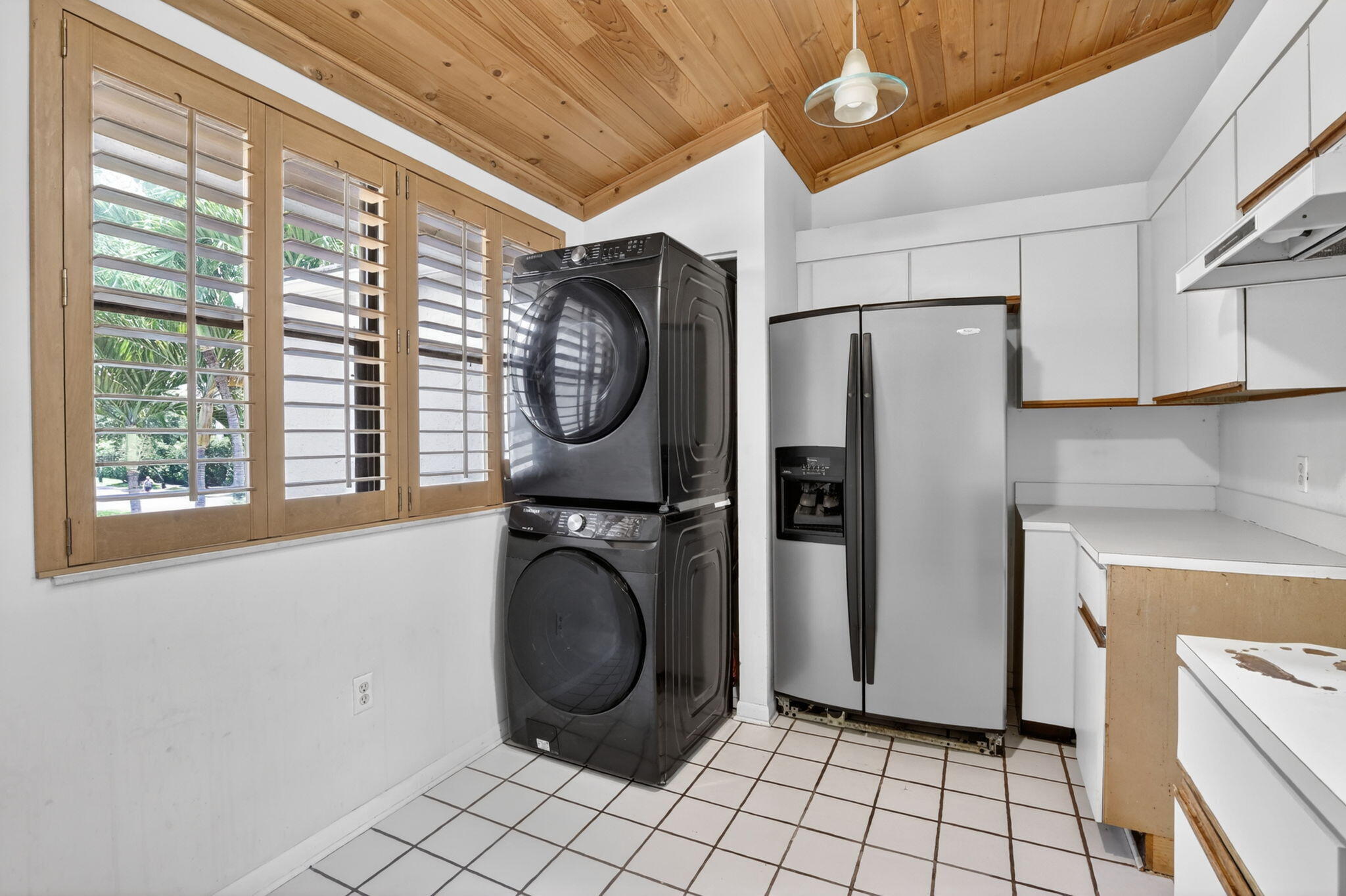 CHATHAM TOWNE AT JACARANDA CONDO - Residential