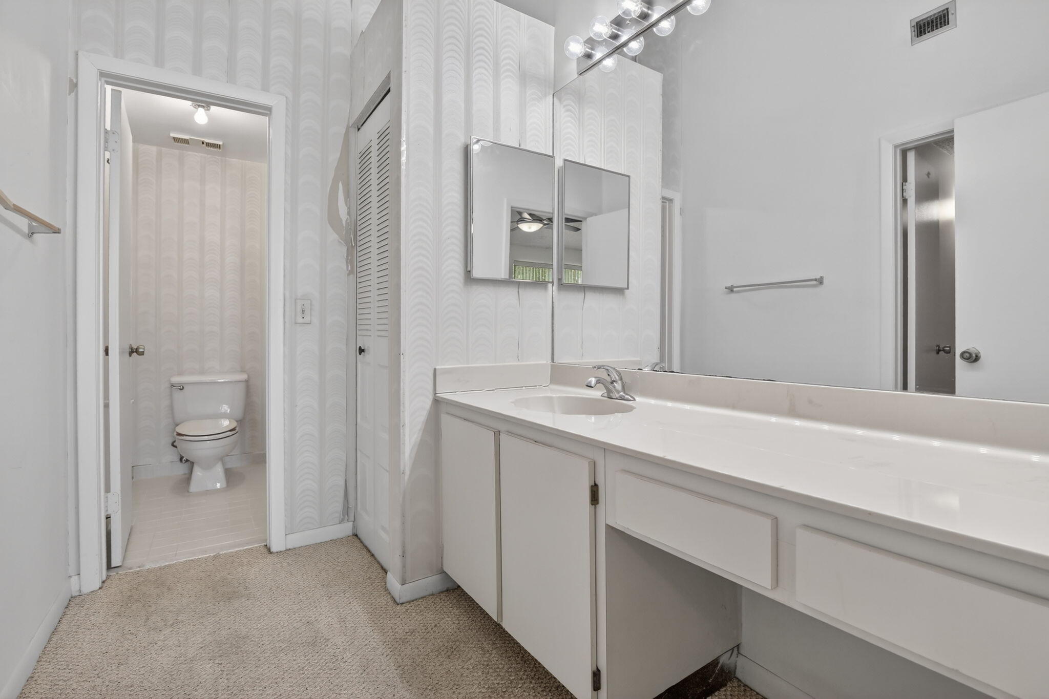 CHATHAM TOWNE AT JACARANDA CONDO - Residential