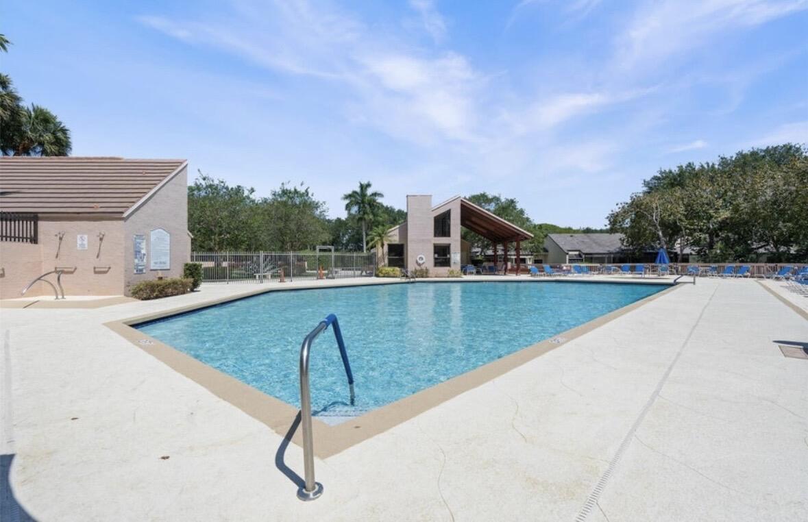 CHATHAM TOWNE AT JACARANDA CONDO - Residential
