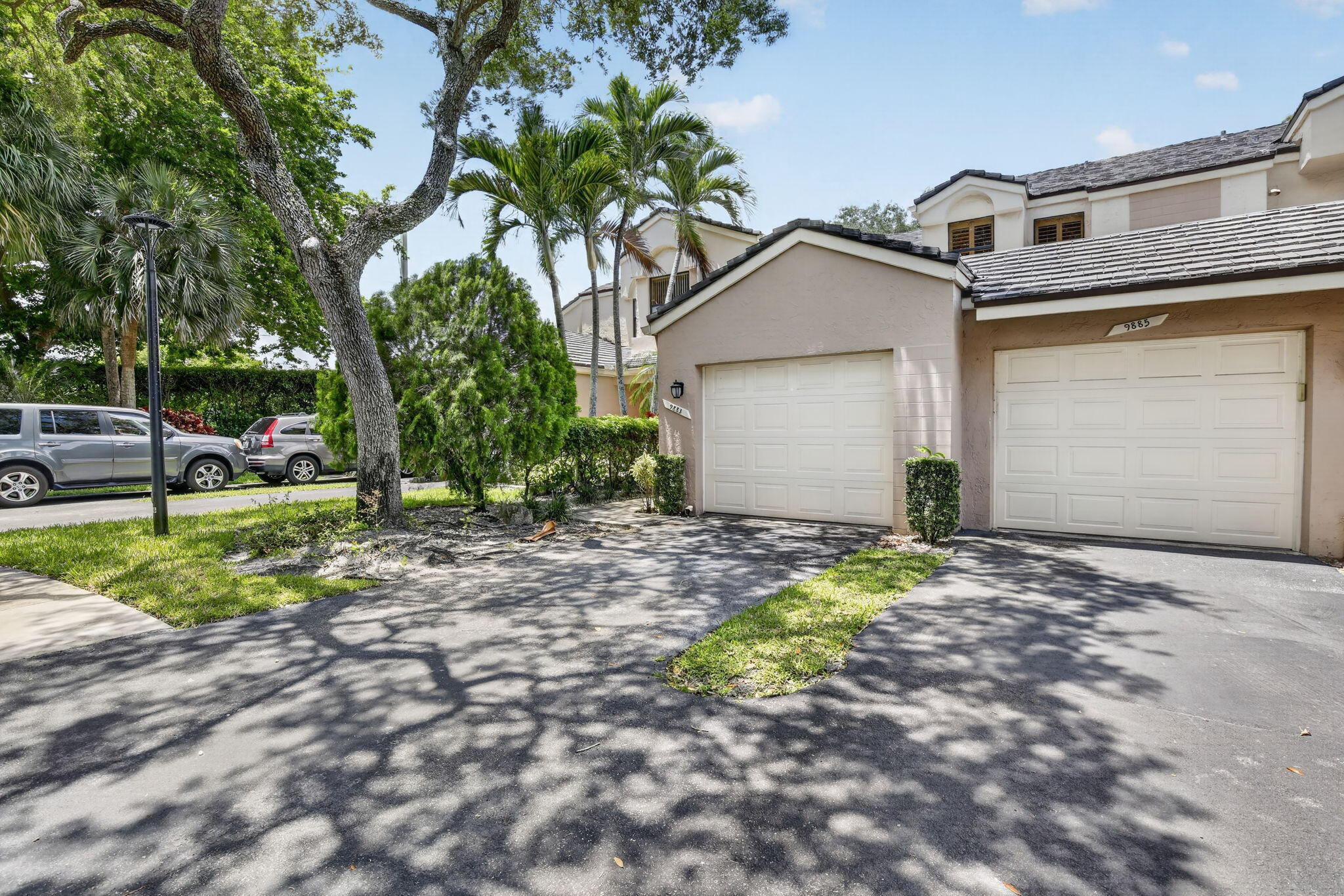 CHATHAM TOWNE AT JACARANDA CONDO - Residential