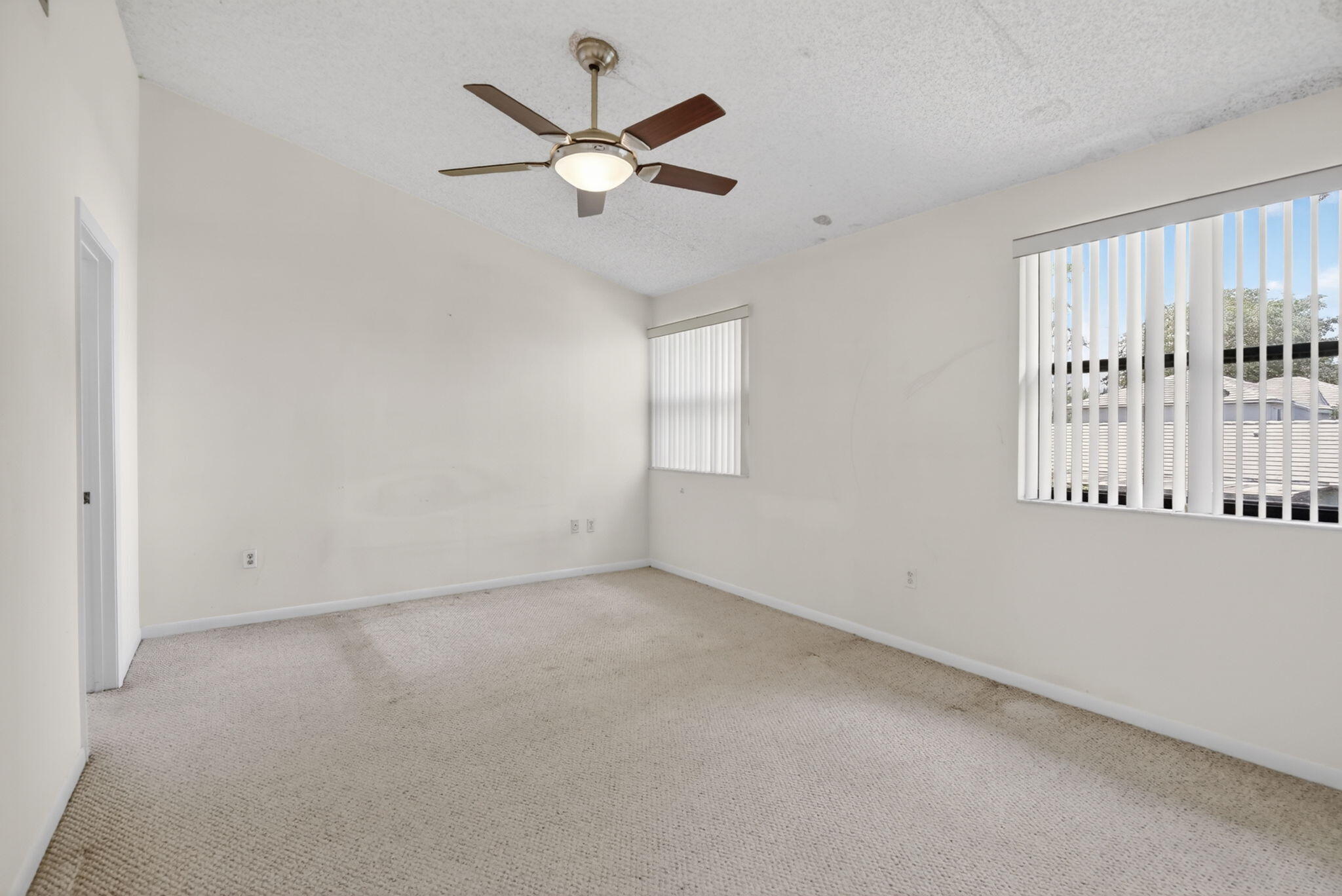 CHATHAM TOWNE AT JACARANDA CONDO - Residential