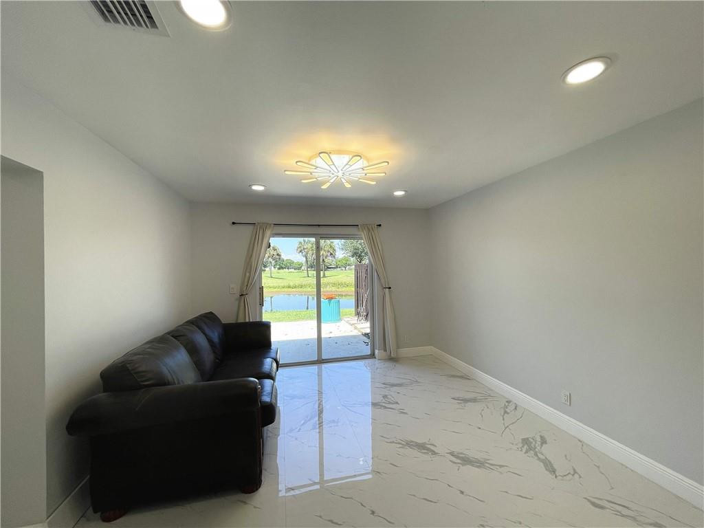 ARROWHEAD GOLF AND TENNI - Residential