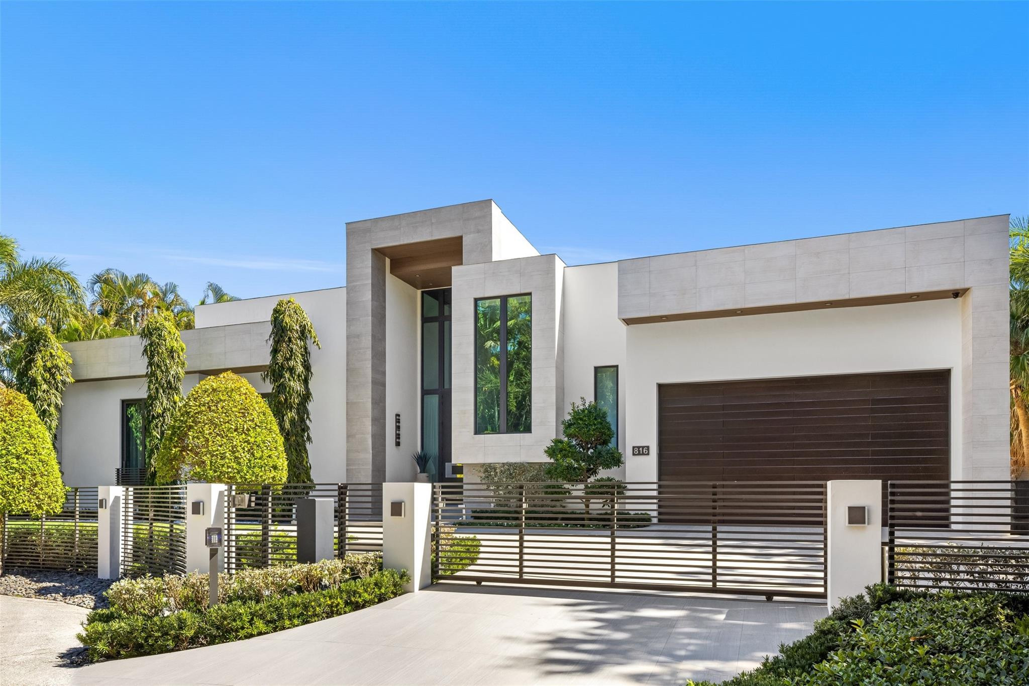 816 Riviera Isle Drive