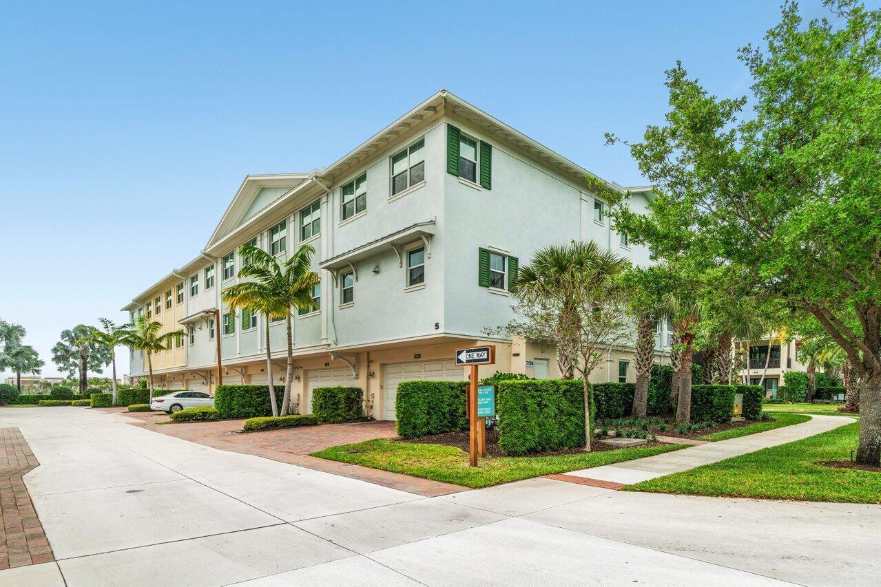 7114 Edison Place