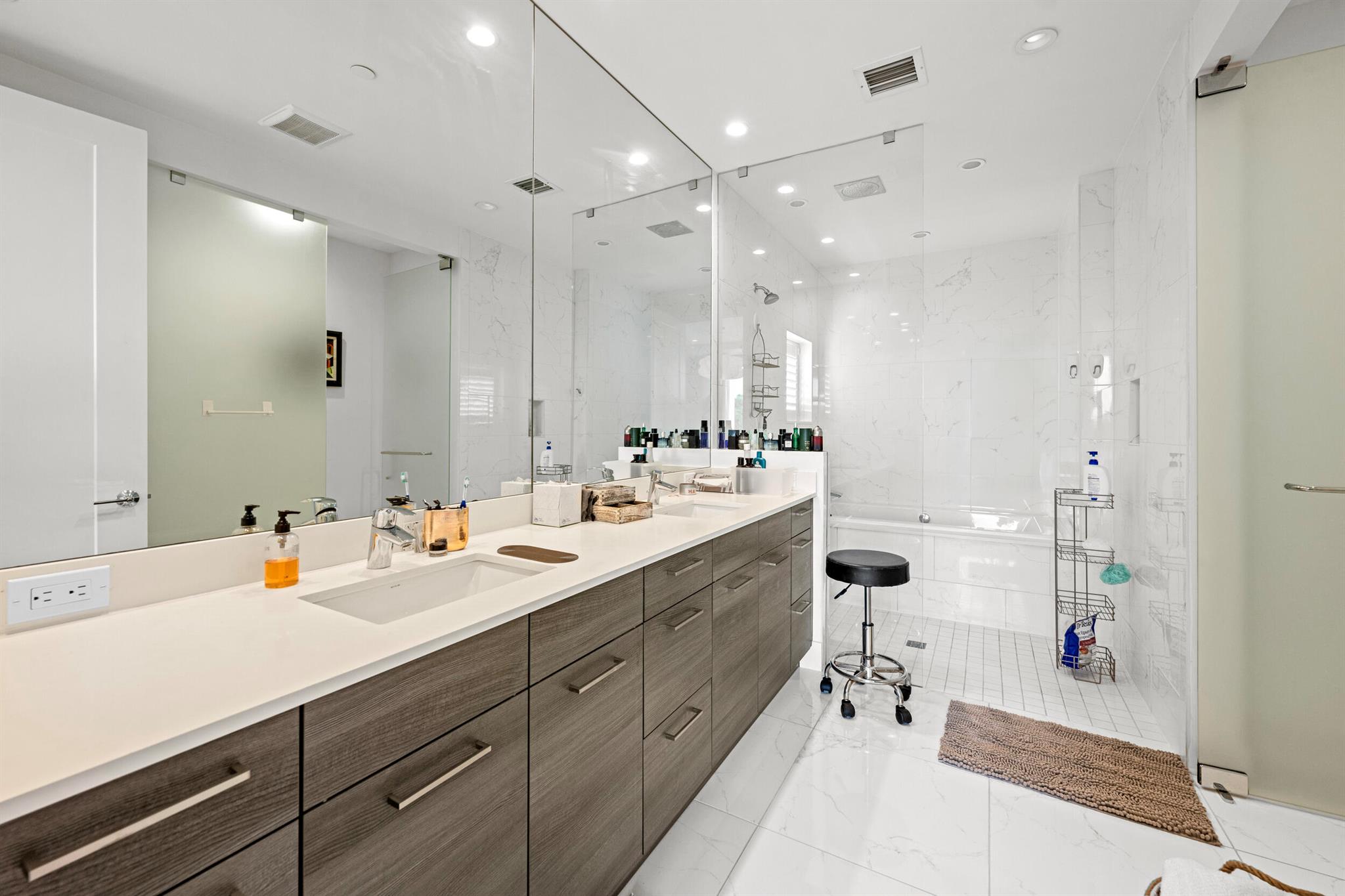 SPANISH RIVER TOWNHOMES - Residential