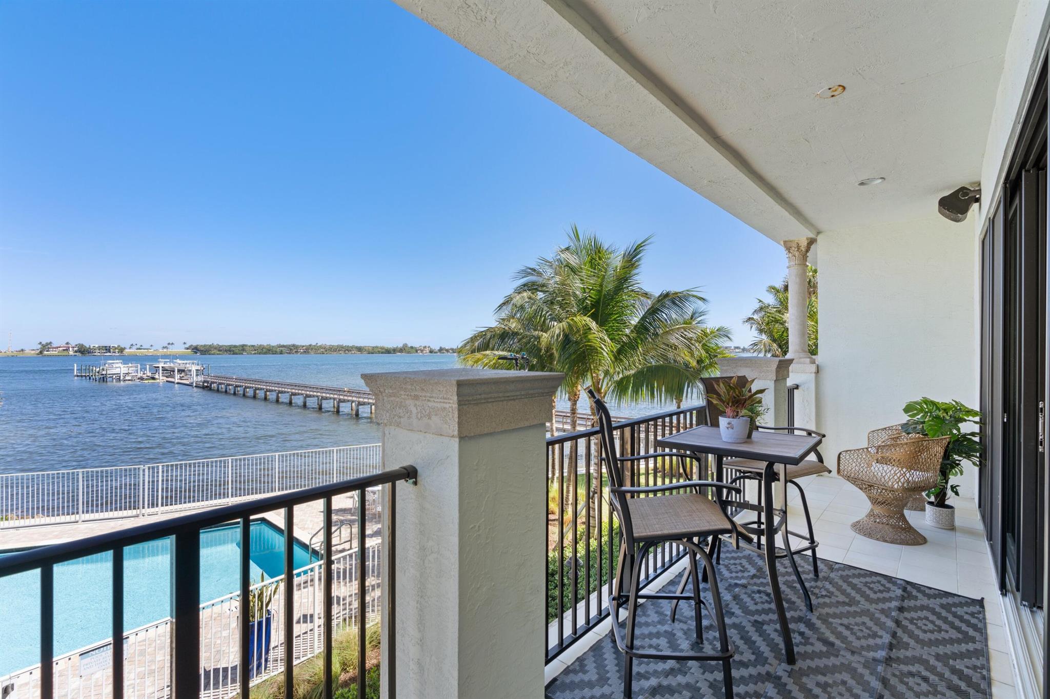 6 Windward Lane