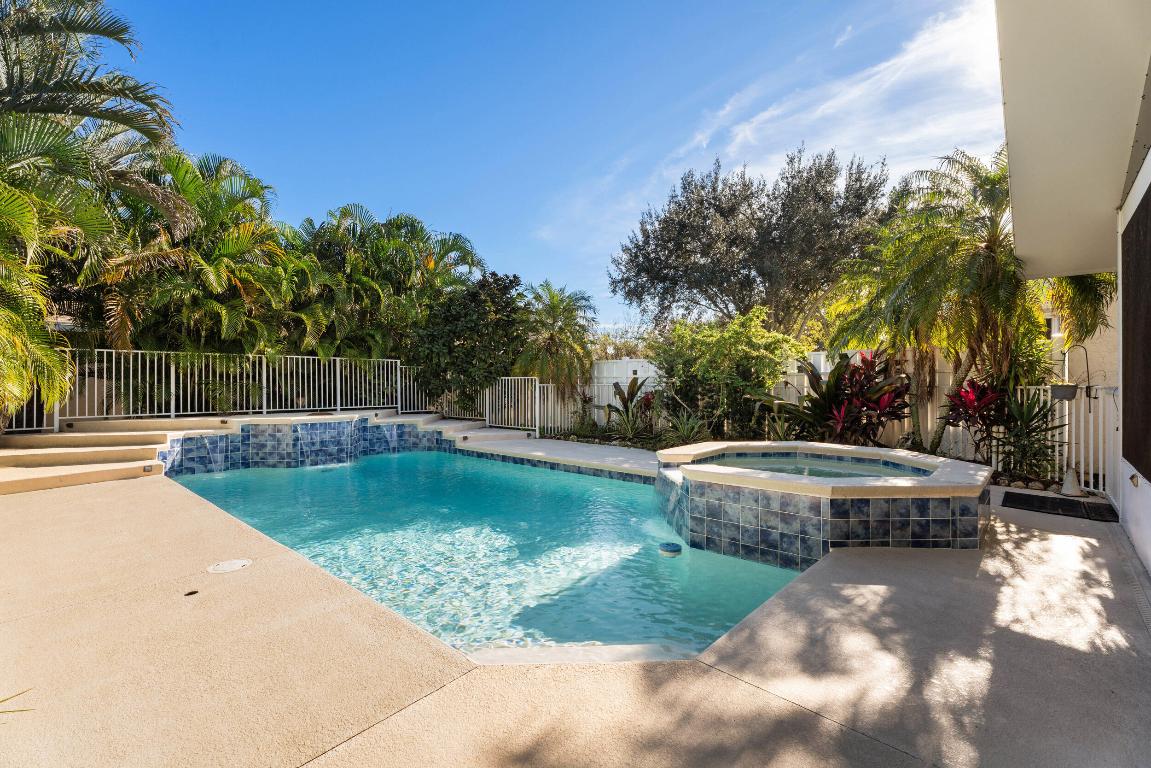 PALM POINTE AT MARTIN DOWNS (AKA MARTIN DOWNS PLAT - Residential