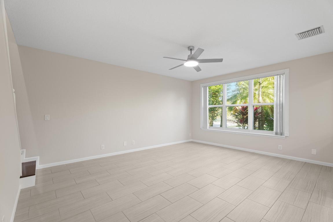 PALM POINTE AT MARTIN DOWNS (AKA MARTIN DOWNS PLAT - Residential