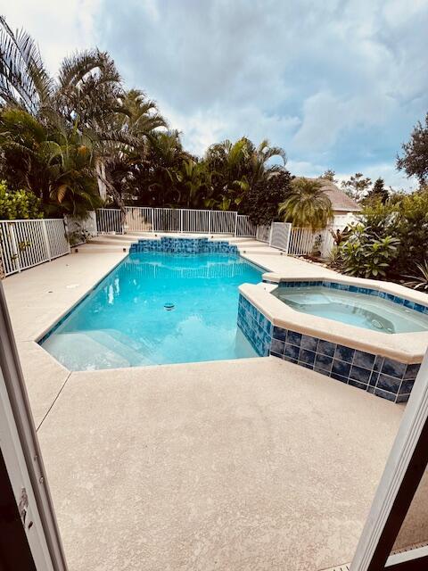 PALM POINTE AT MARTIN DOW - Residential