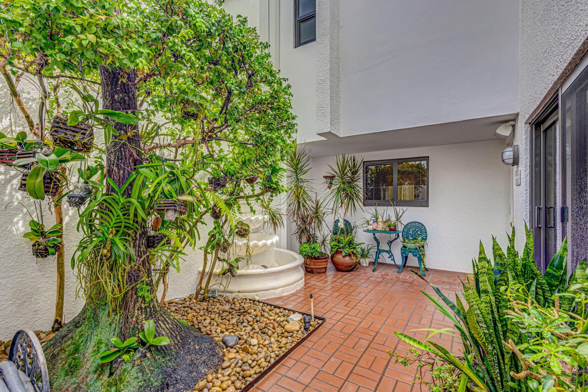 Properties 1928 Presidential Way 2-E