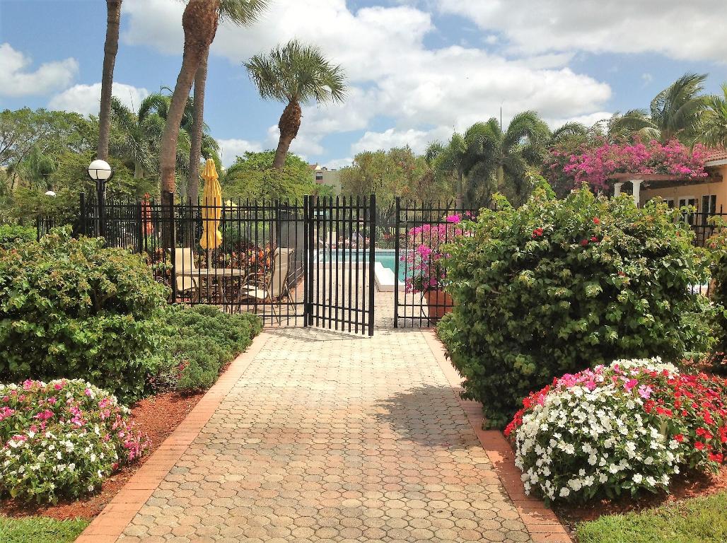 LAKESIDE CONDO - Residential Lease