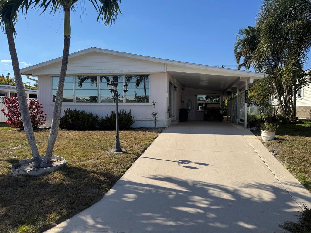 Photo of 7123 SE Redbird Circle, Hobe Sound, FL 33455 (MLS # R11083006)