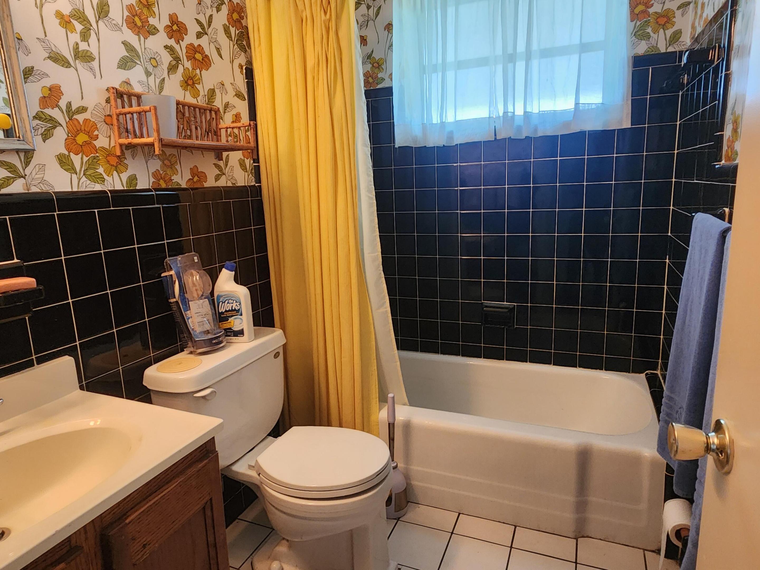 1624 NE 31st Court
