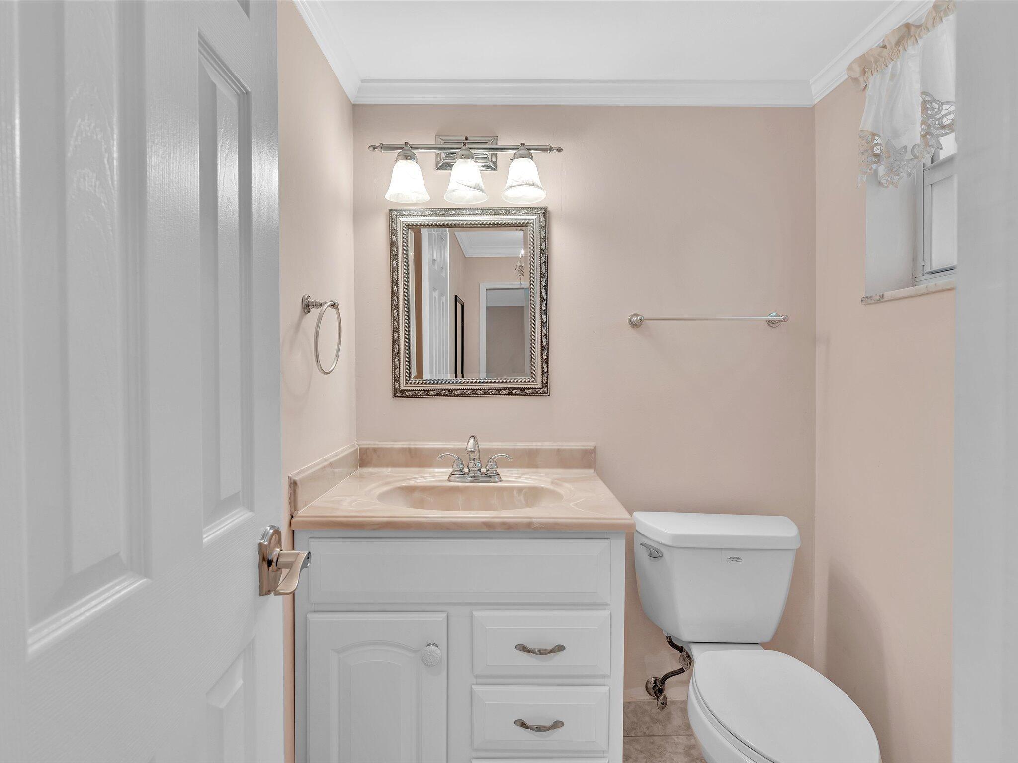 COLONIAL CLUB CONDO SEC 1 - Residential