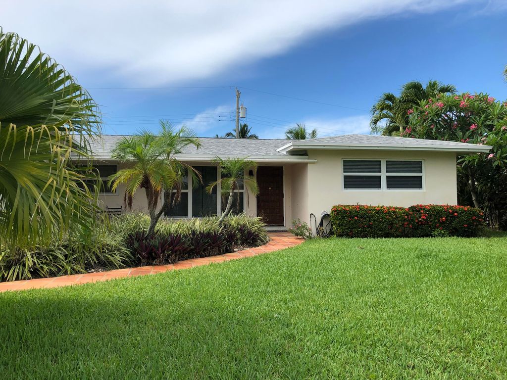 Photo of 431 Sunset Way, Juno Beach, FL 33408 (MLS # R10873854)