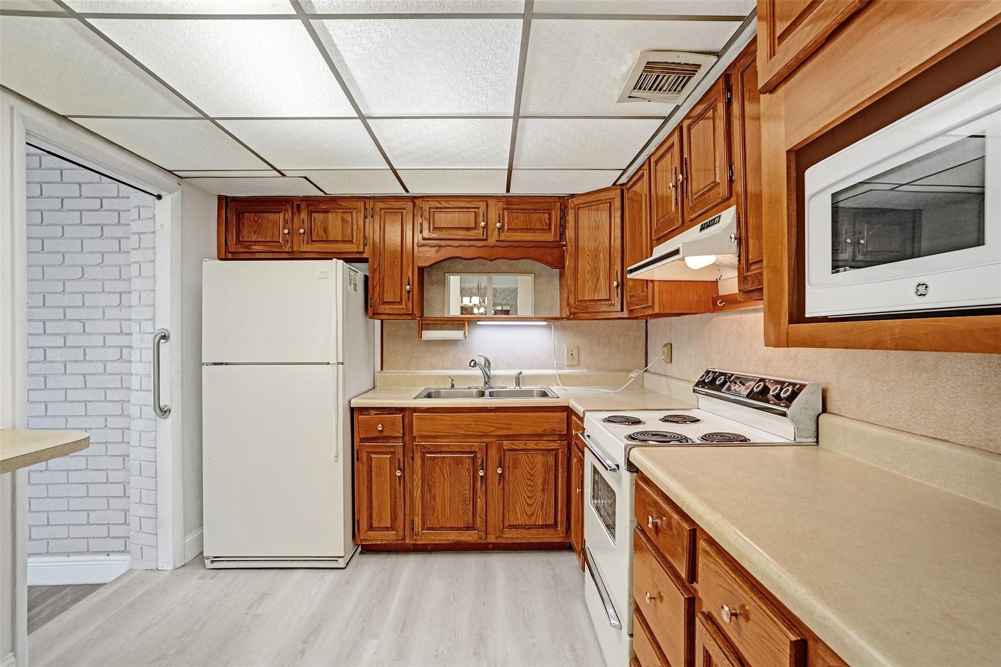 BREEZESWEPT PARK ESTATES - Residential