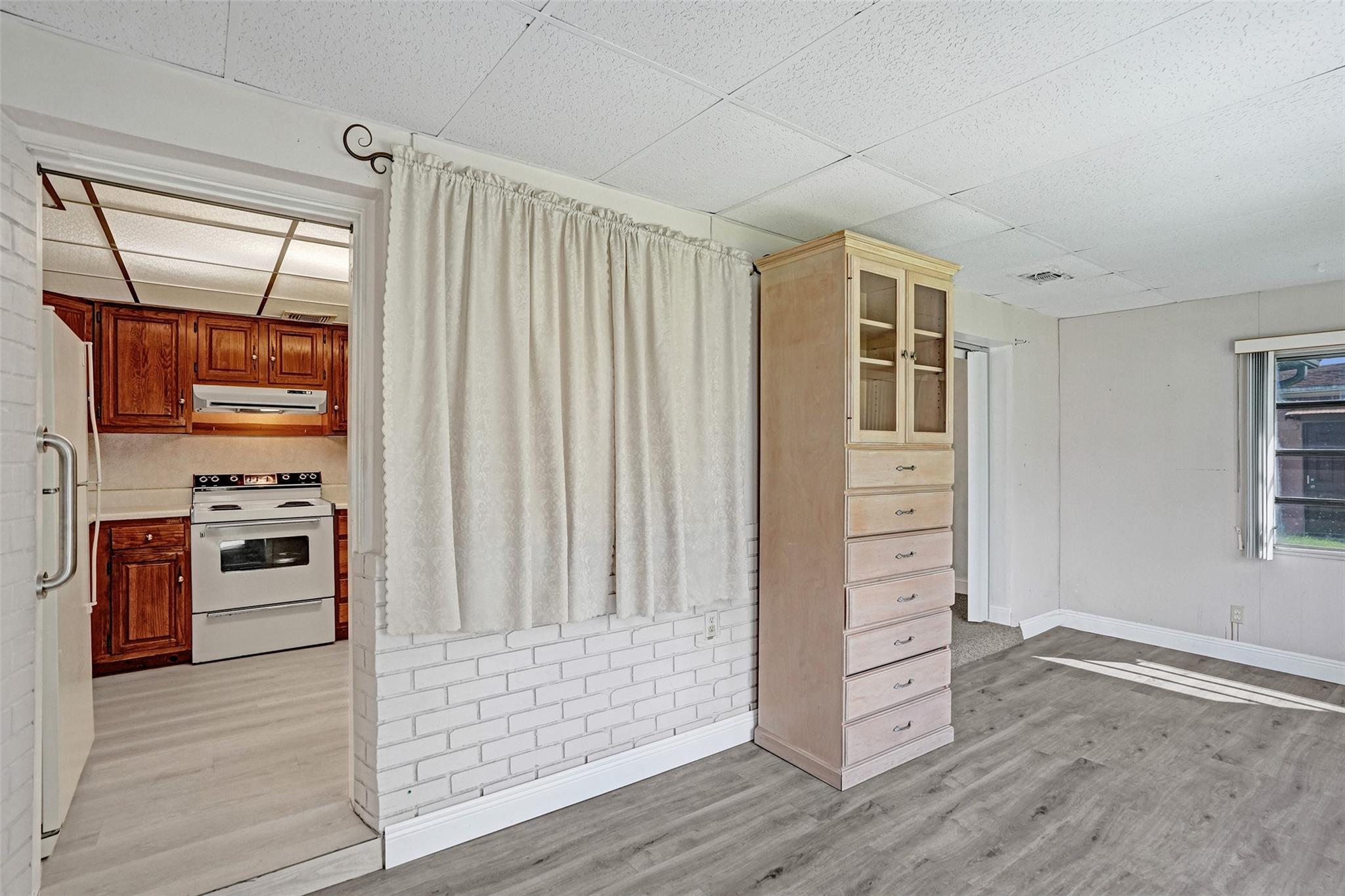 BREEZESWEPT PARK ESTATES - Residential
