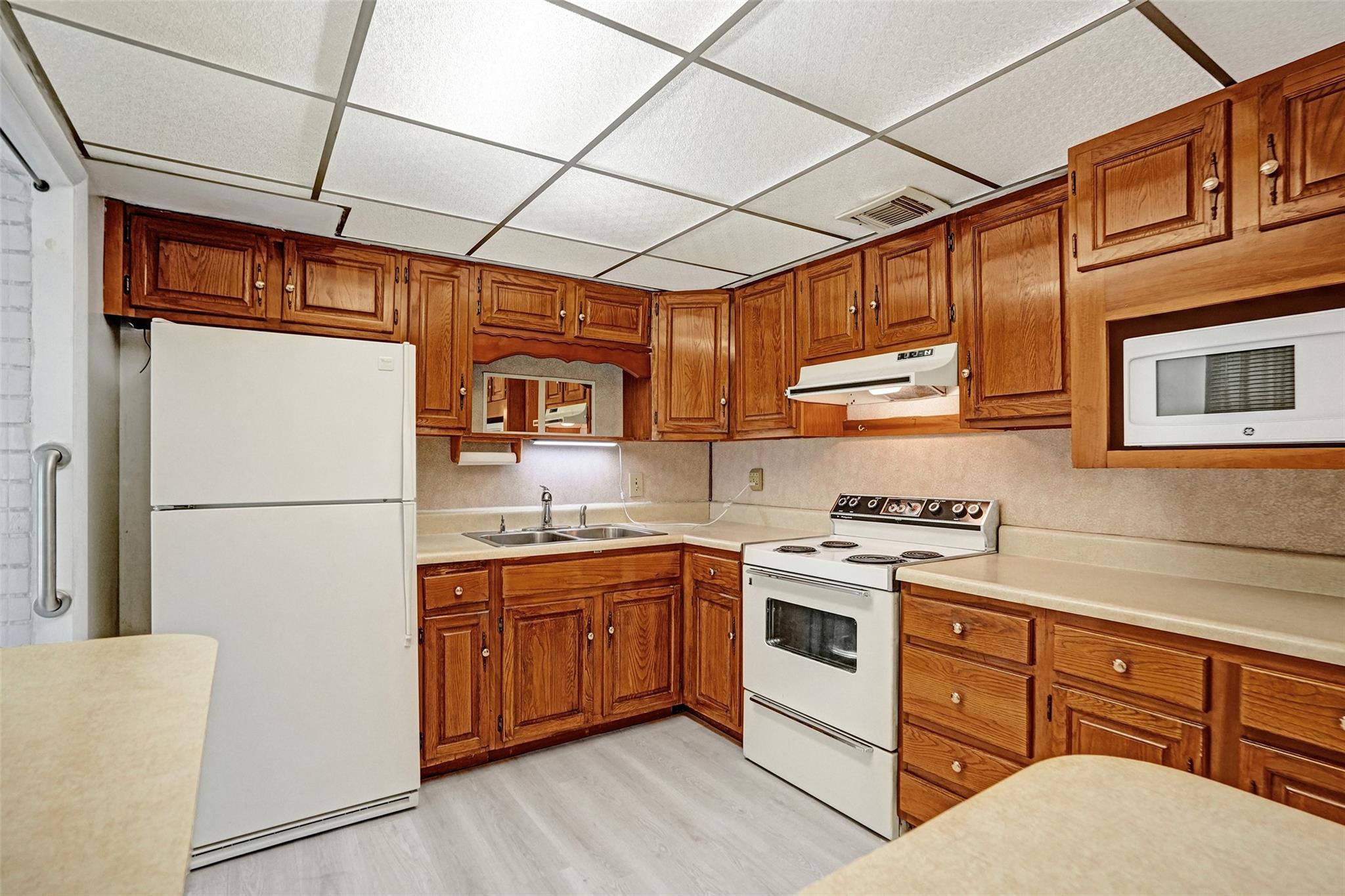 BREEZESWEPT PARK ESTATES - Residential