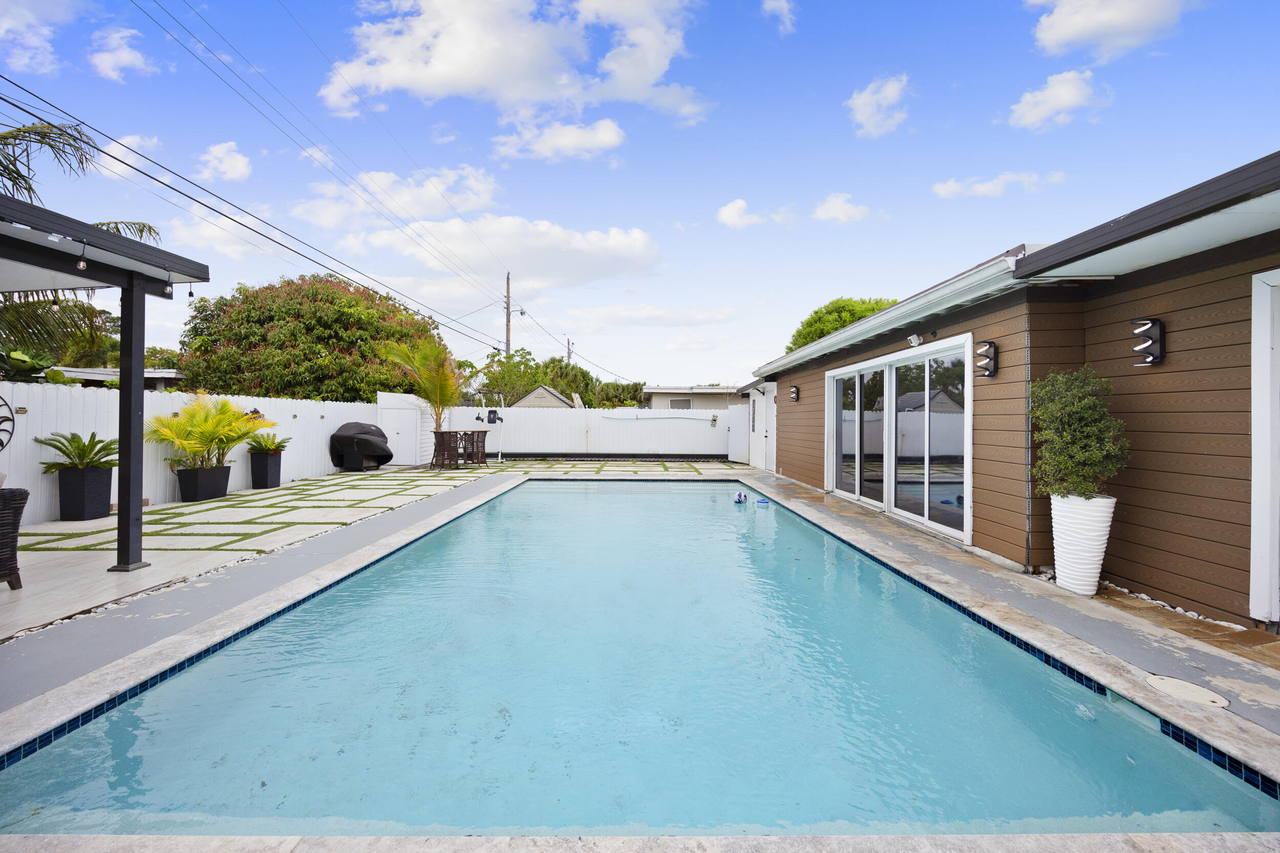 FOREST HILL VILLAGE 4 - Residential