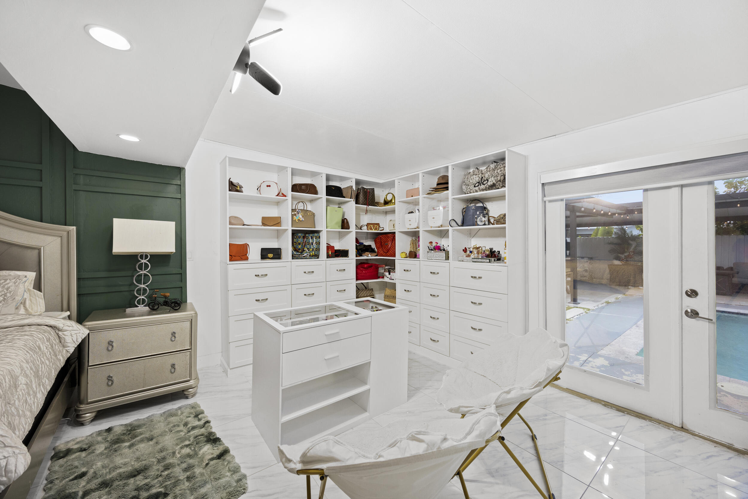 FOREST HILL VILLAGE 4 - Residential