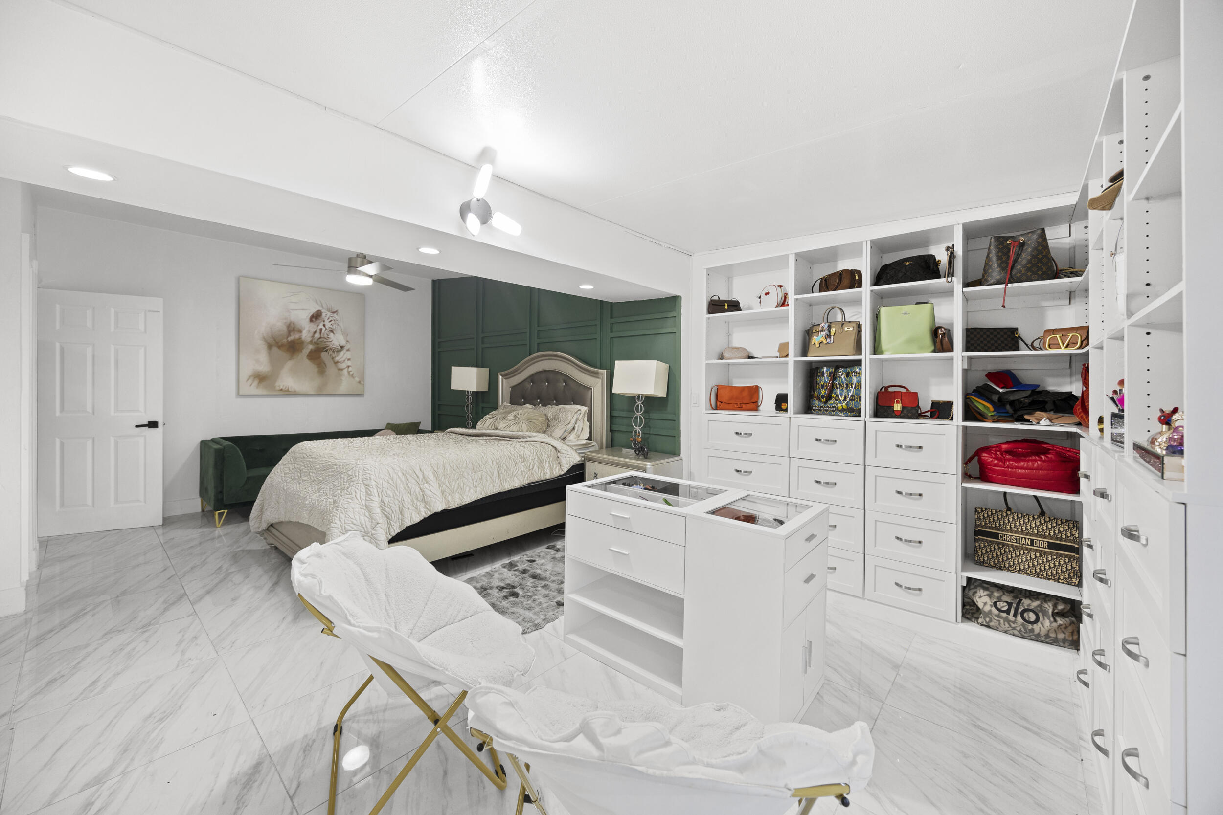 FOREST HILL VILLAGE 4 - Residential