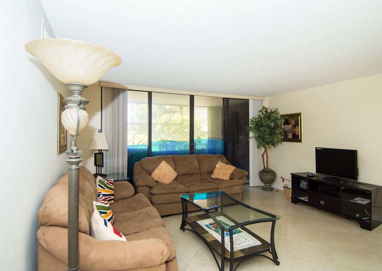 THIRTY TWO HUNDRED CONDO - Residential
