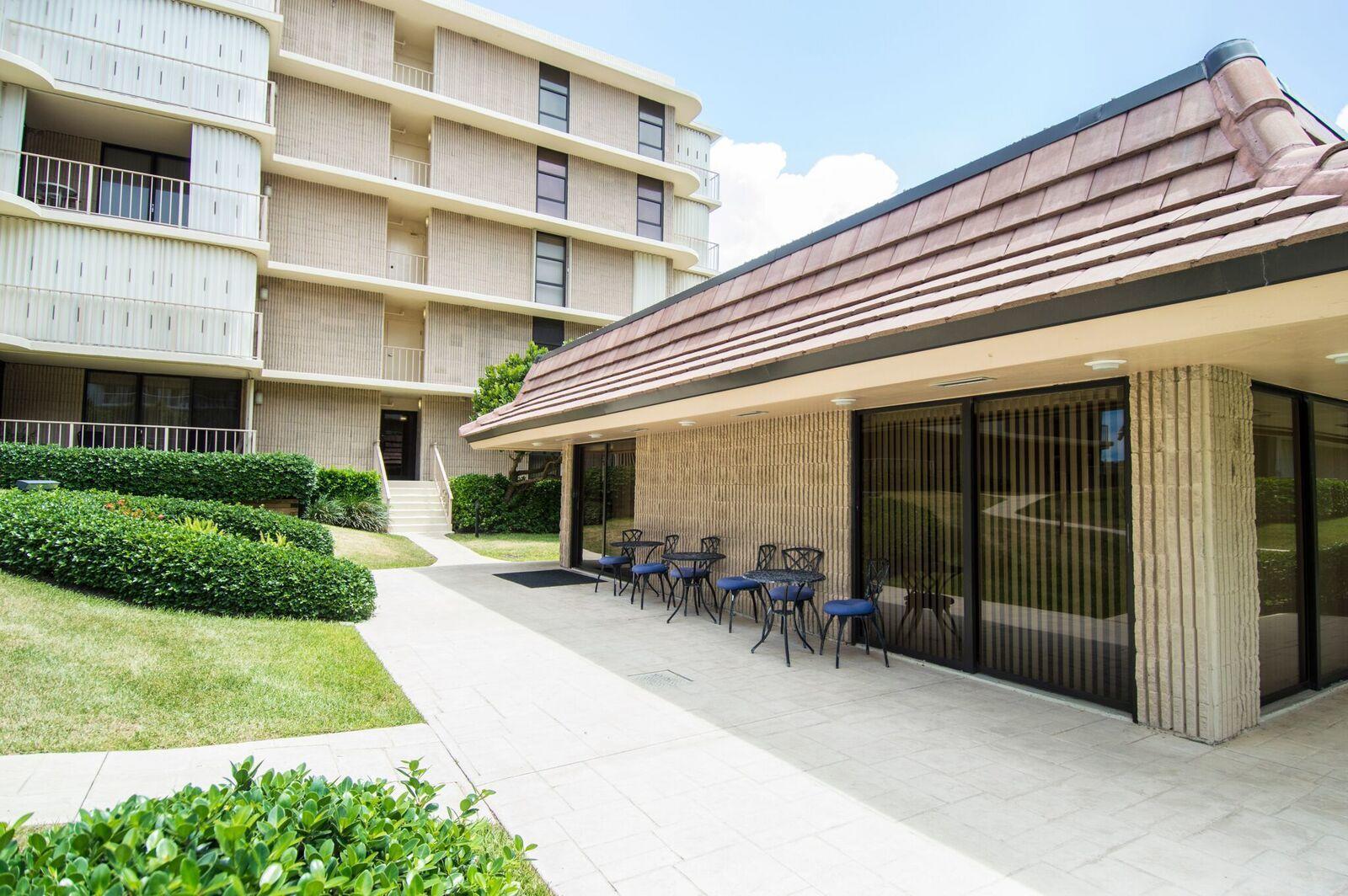 THIRTY TWO HUNDRED CONDO - Residential