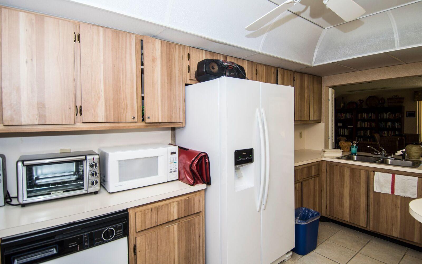 THIRTY TWO HUNDRED CONDO - Residential