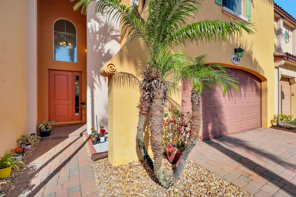 Photo of 4505 Mediterranean Circle, Palm Beach Gardens, FL 33418 (MLS # R10969943)