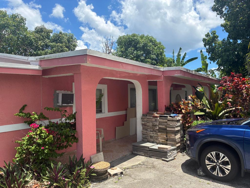 Photo of 3120 NE 8th Avenue, Pompano Beach, FL 33064 (MLS # B26030558)