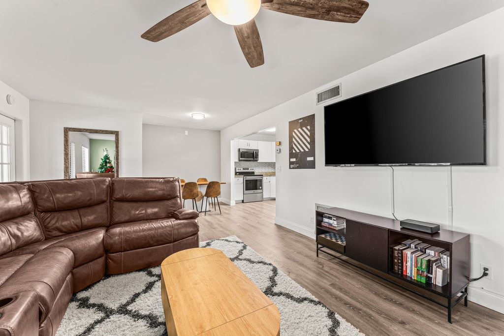 Photo of 508 Shady Pine Way #D2, Greenacres, FL 33415 (MLS # R11166998)