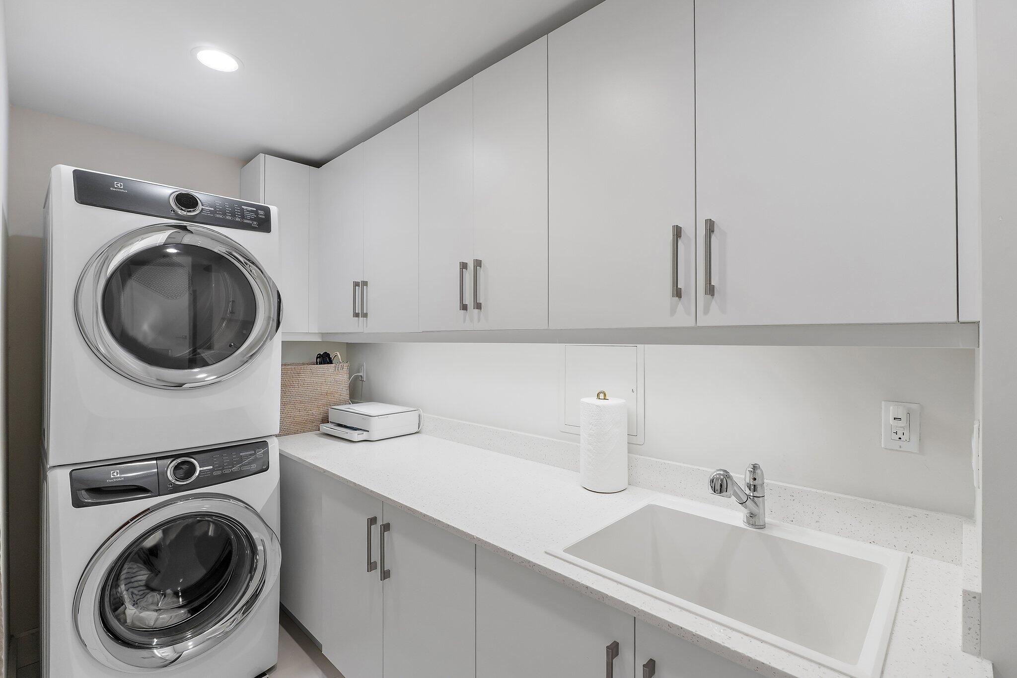 AZURE CONDO - Residential