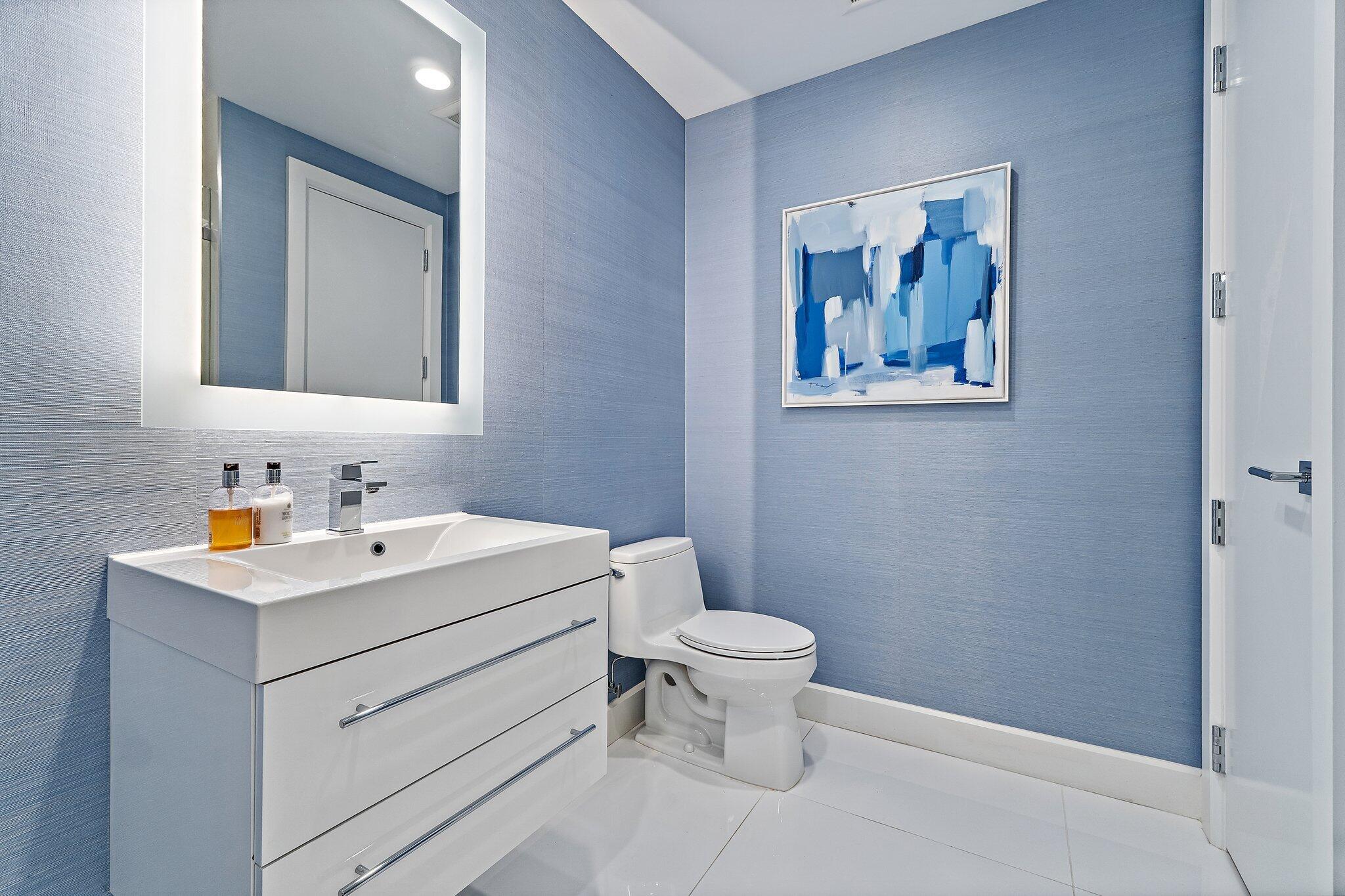 AZURE CONDO - Residential