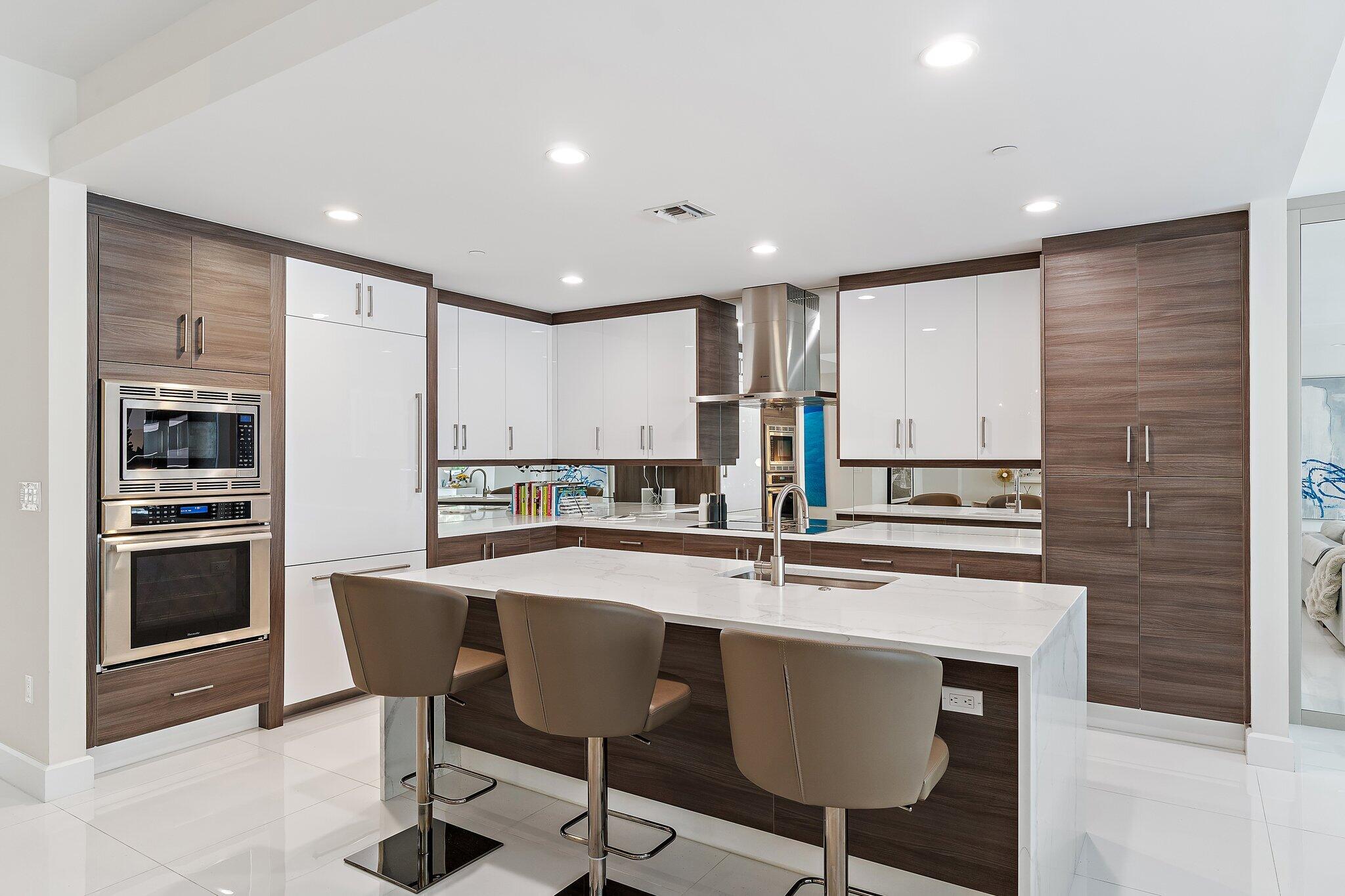 AZURE CONDO - Residential