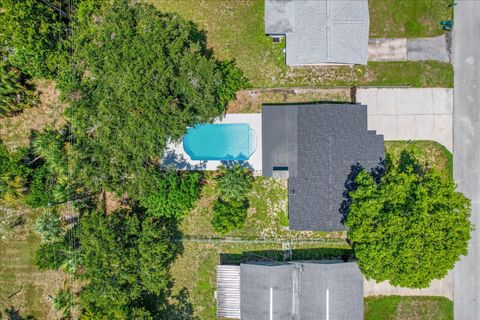 A home in South Daytona