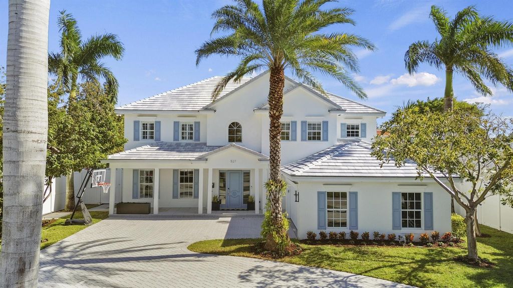 Photo of 527 NW 1st Avenue, Delray Beach, FL 33444 (MLS # R11141307)