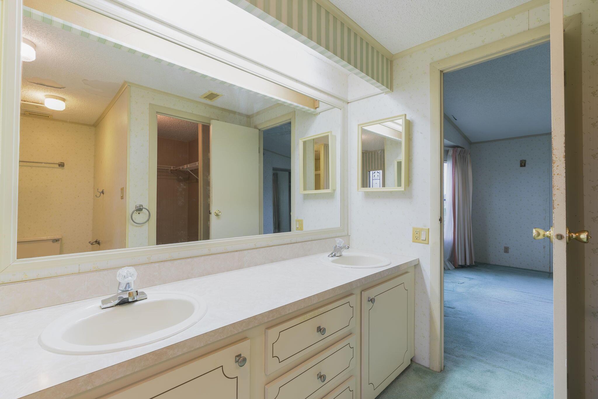 ST LUCIE FALLS (AKA RIVER - Residential