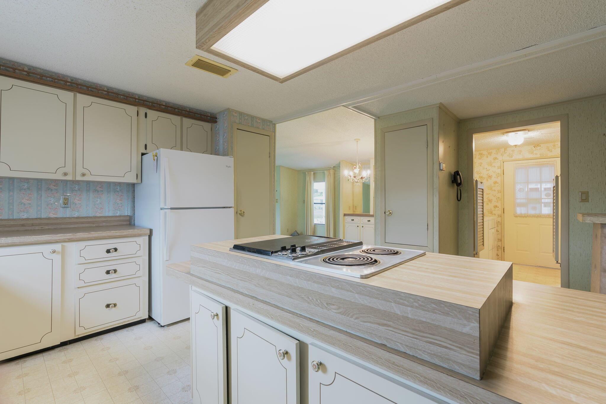 ST LUCIE FALLS (AKA RIVER - Residential