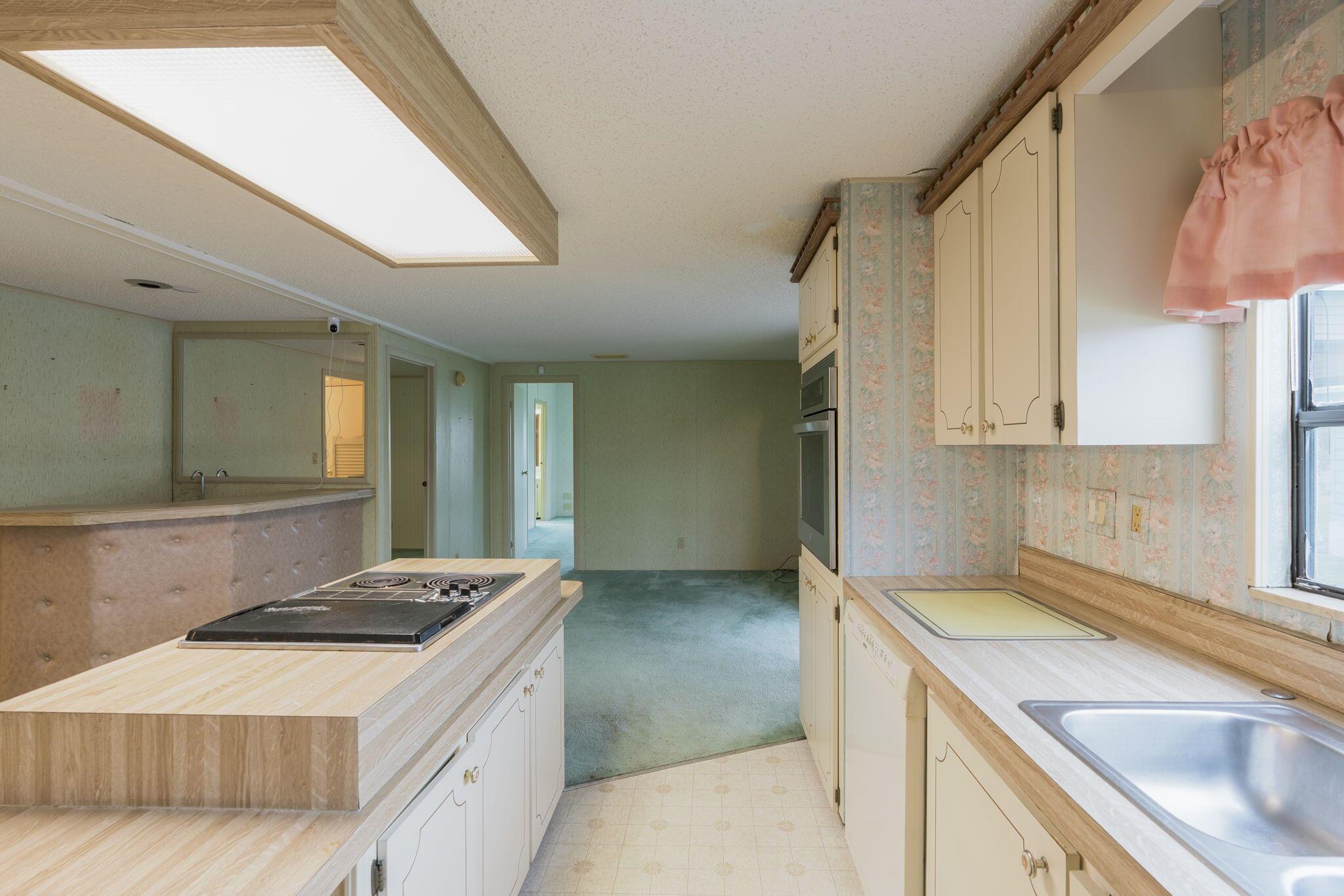 ST LUCIE FALLS (AKA RIVER - Residential