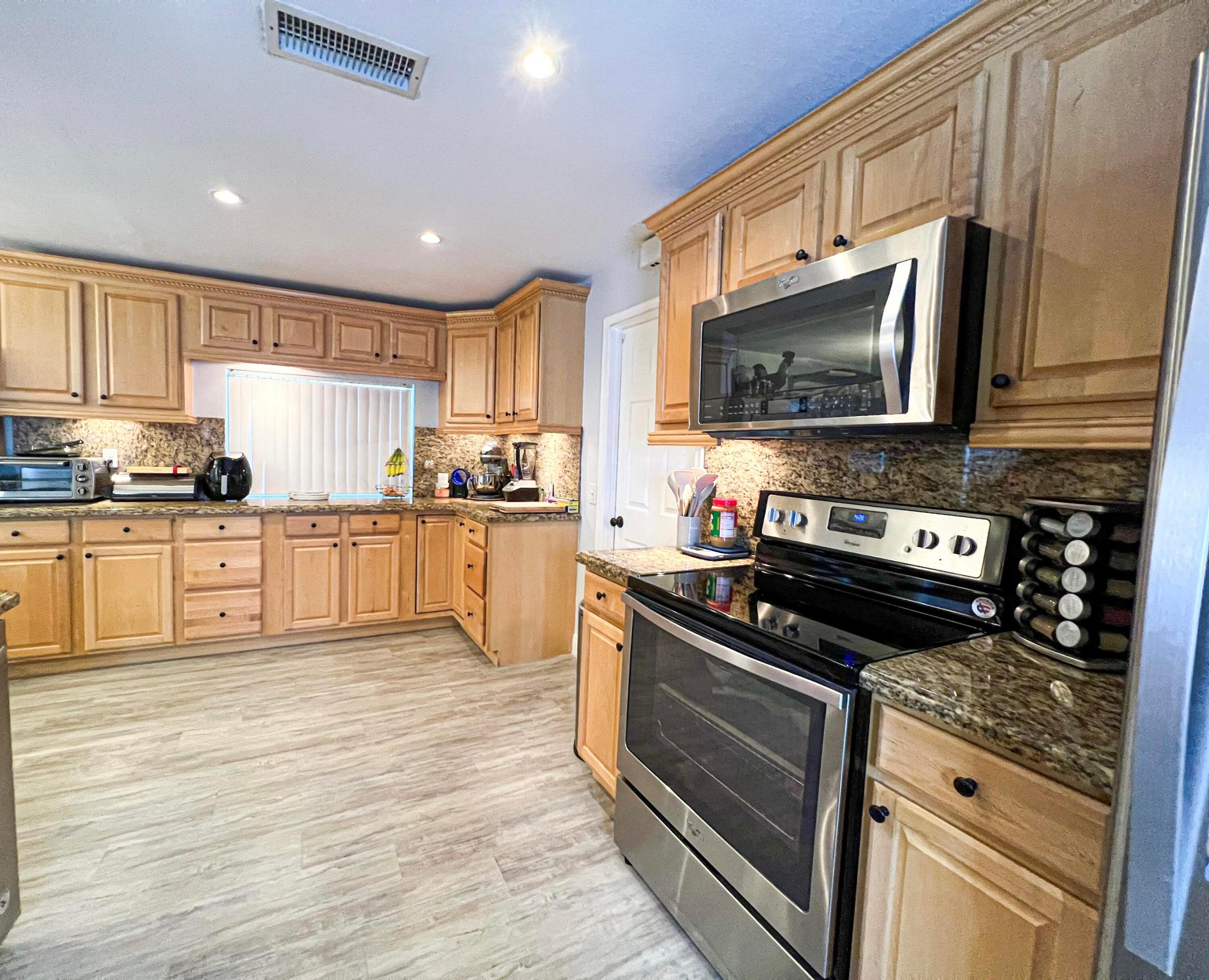 SANDALFOOT COVE SEC 7 AND 8 - Residential Lease