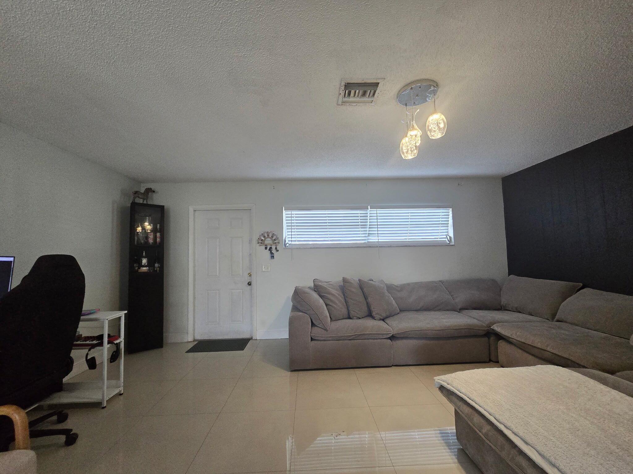 5110 Michigan Avenue 11b
