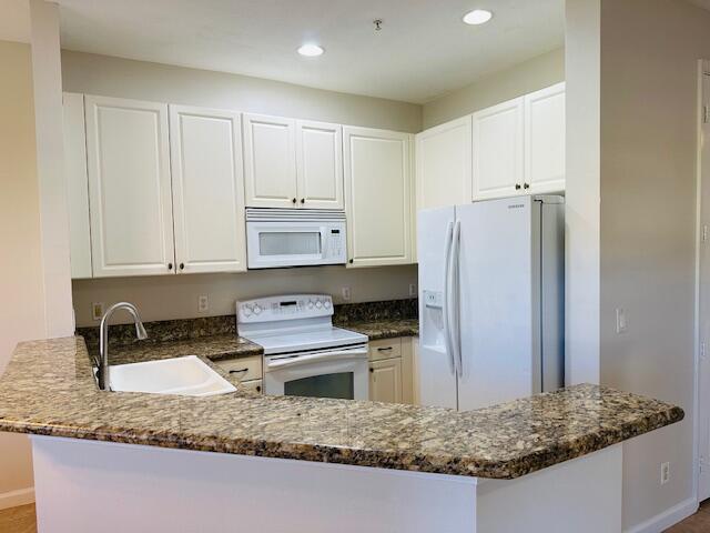 MILITARY TRAIL PUD - Residential Lease