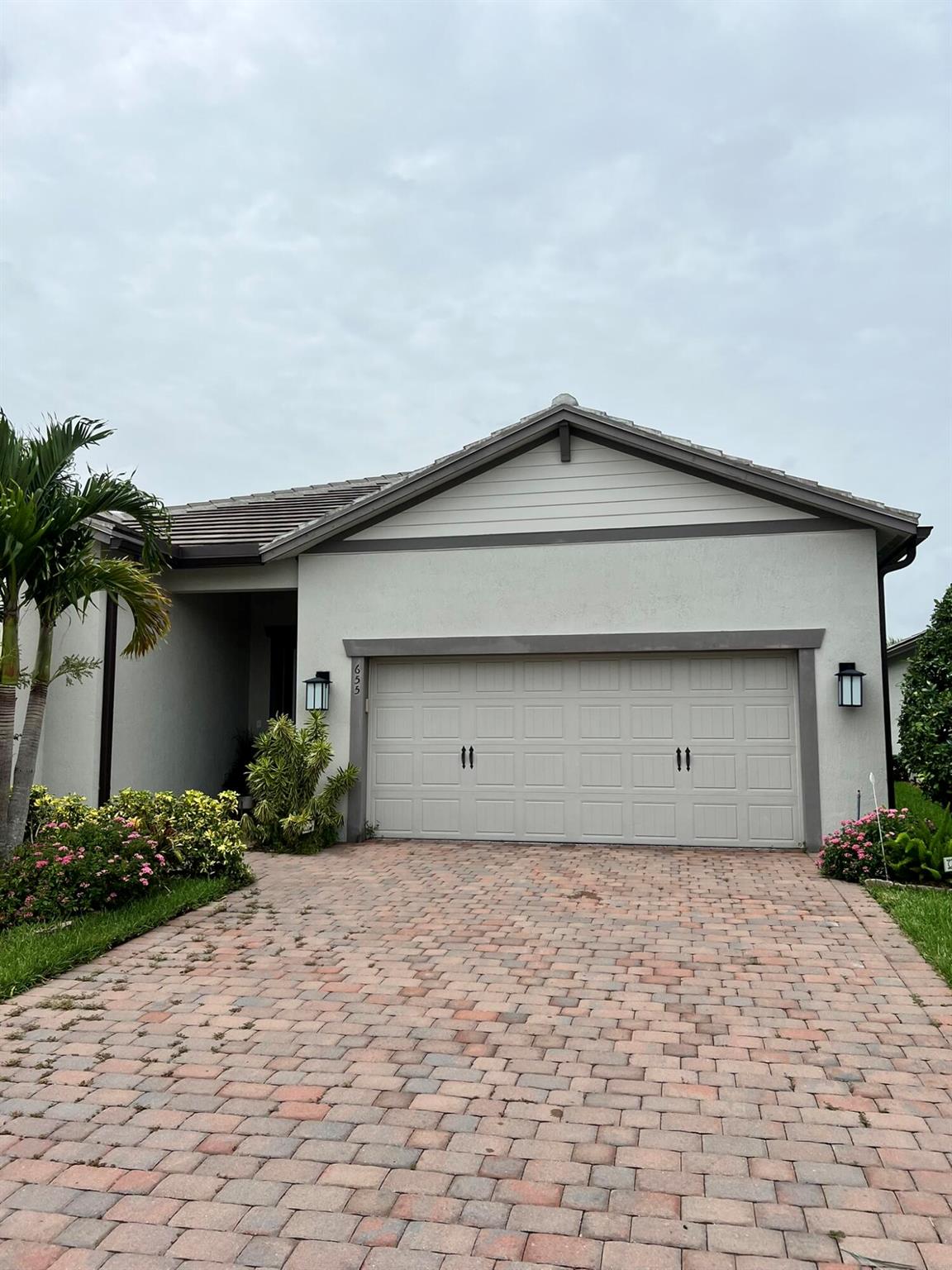 VERANDA GARDENS - Residential Lease