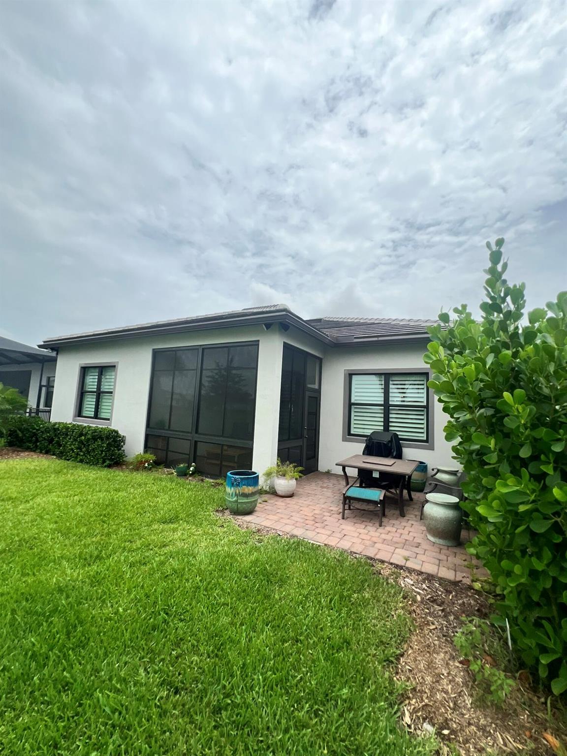 VERANDA GARDENS - Residential Lease